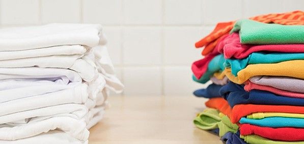 Làm thế nào để tránh quần áo bị phai màu khi giặt bằng máy giặt?